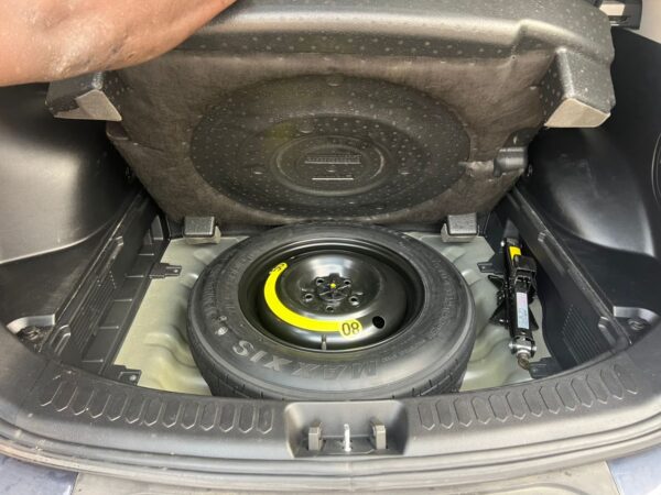 KIA SPORTAGE ZZ full option