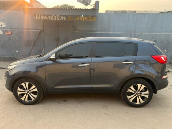 KIA SPORTAGE ZZ full option