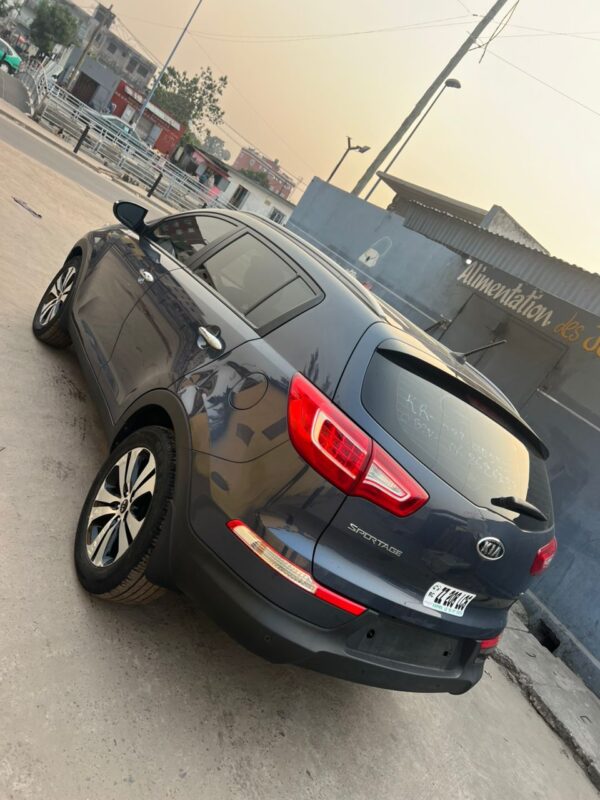 KIA SPORTAGE ZZ full option